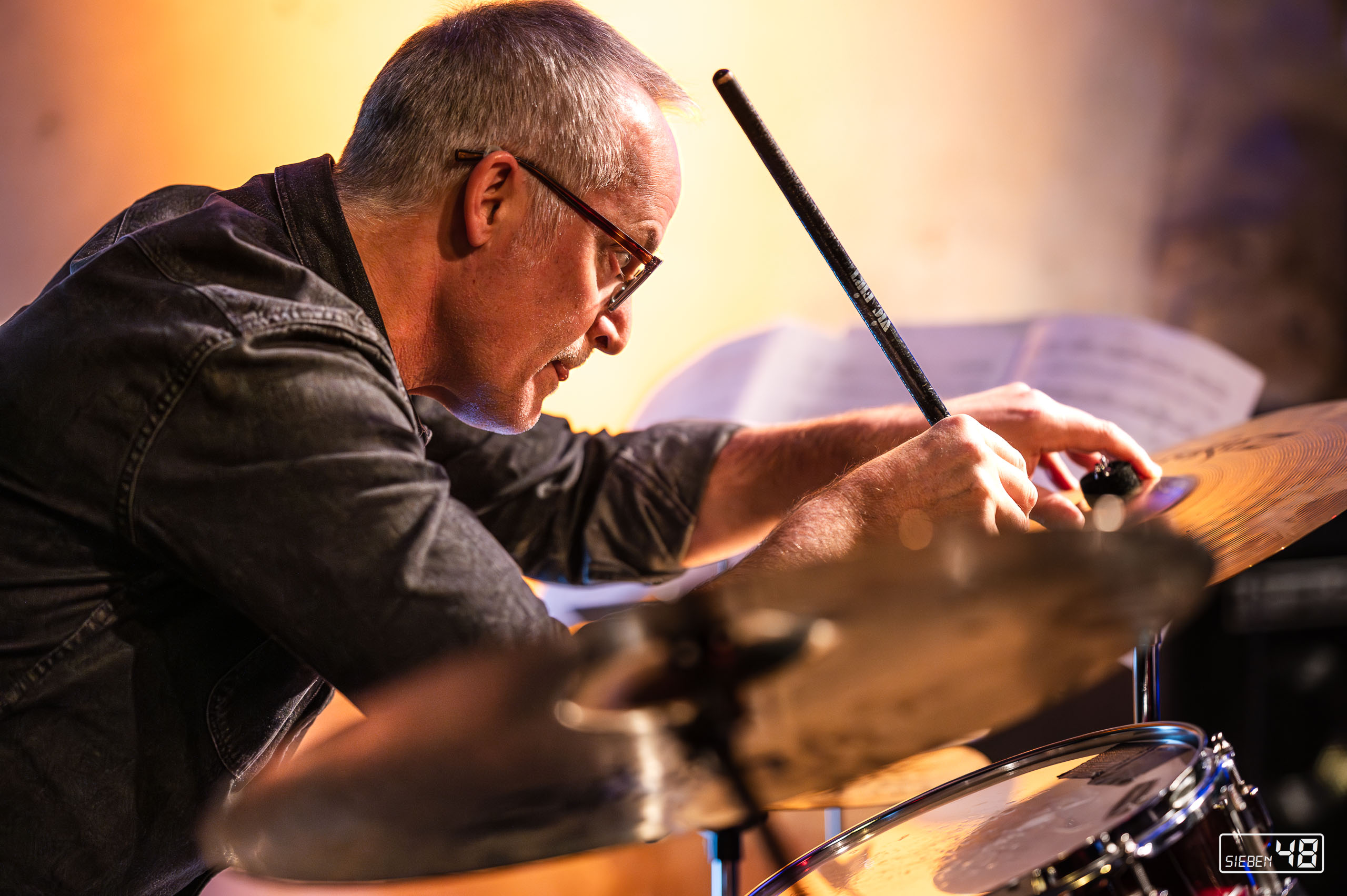 Max_Johnson_Lokal_Harmonie_André_Symann20231107_214931_SZ6_9225