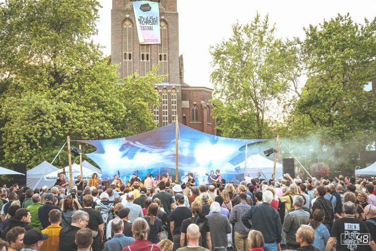 The Dorf & International Music auf dem Platzhirsch Festival in Duisburg